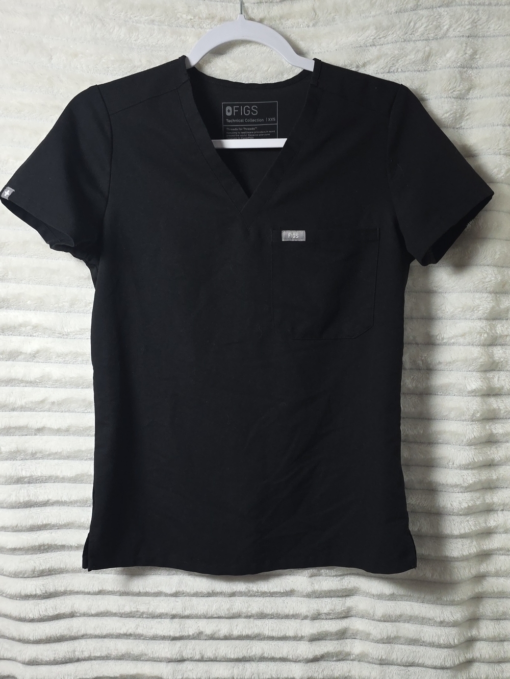 0415 Figs Black V-Neck Pocket Scrub Top